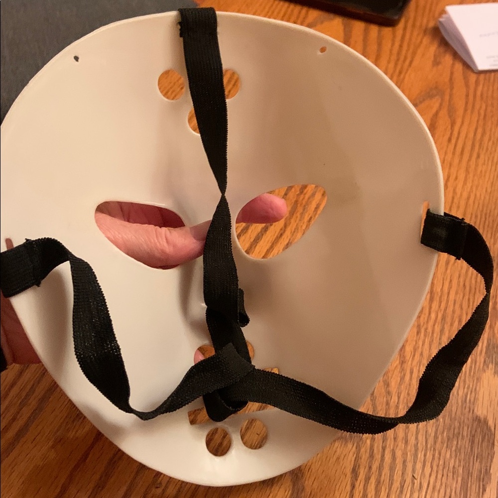 Mask - Picture 2 of 8